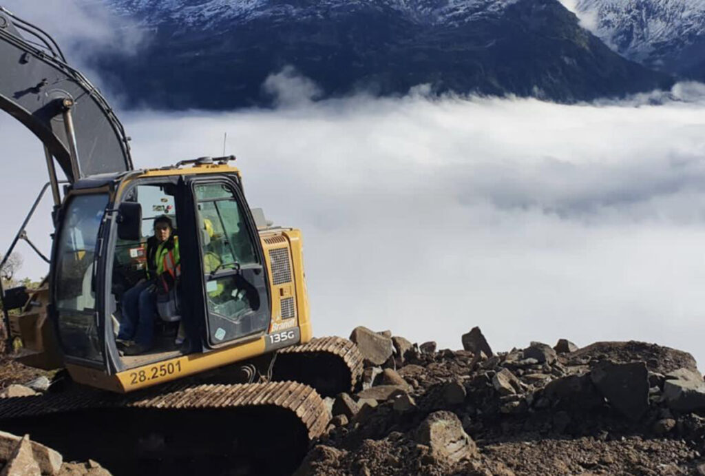 why kristy robinson loved working above the clouds on the coastal gaslink pipeline 1200x810