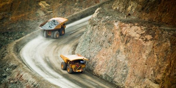 The condition of haul roads is key to maximising the life of OTR mining tyres. Credit: Jason Benz Bennee via Shutterstock.