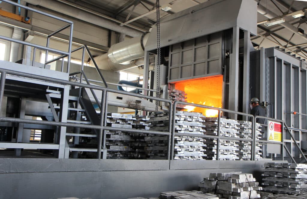 production-of-aluminum-smelting